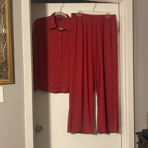 Two piece set - Picture 3 of 4